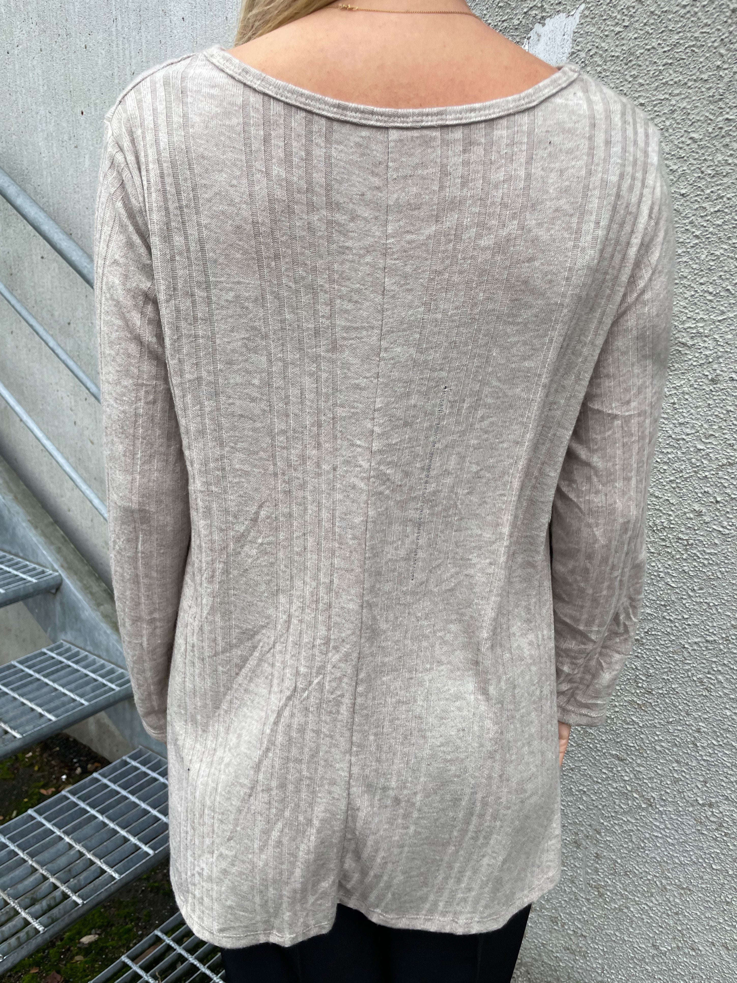 Ventura - Härlig mjuk stickad blus